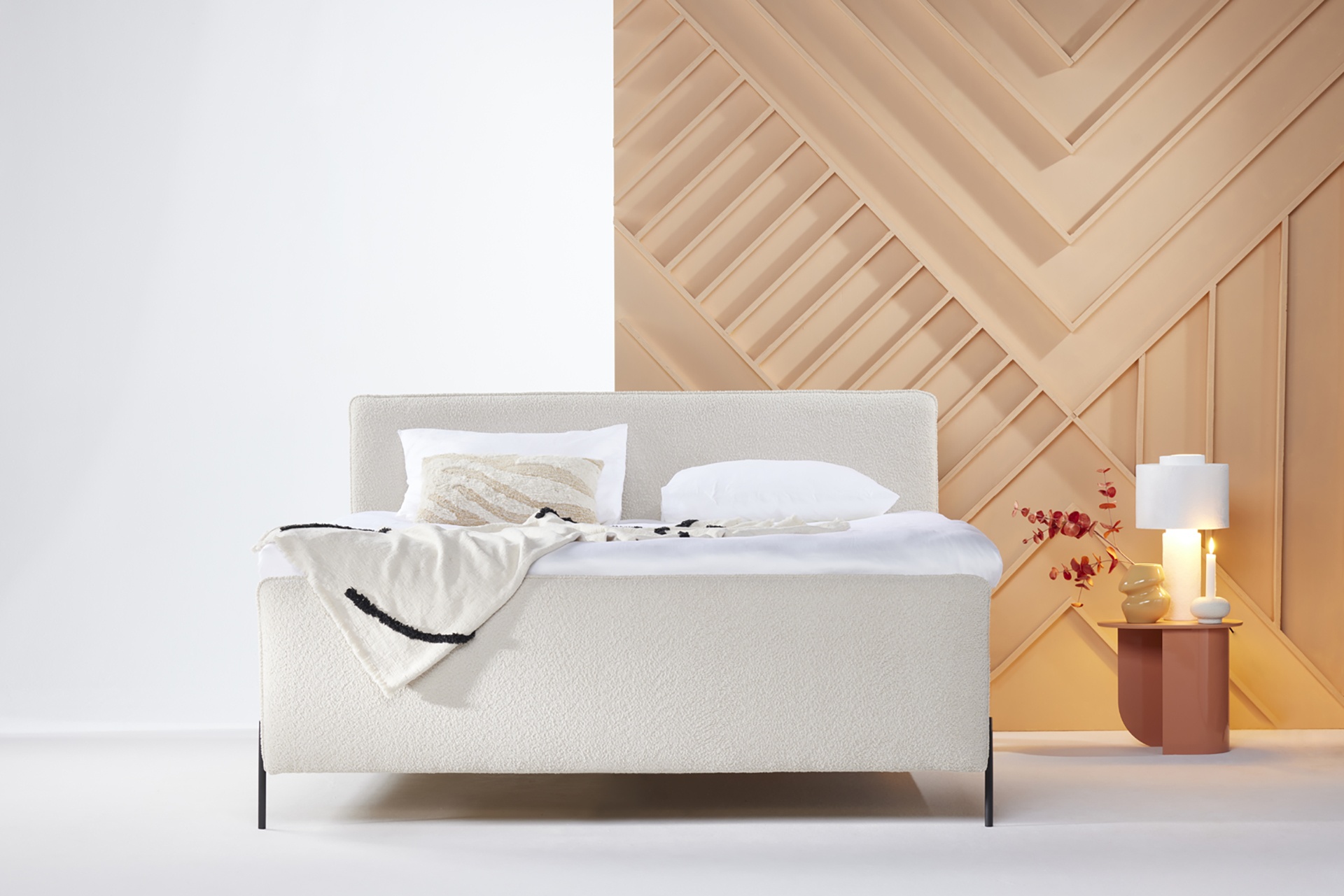 Eastborn boxspring Plum